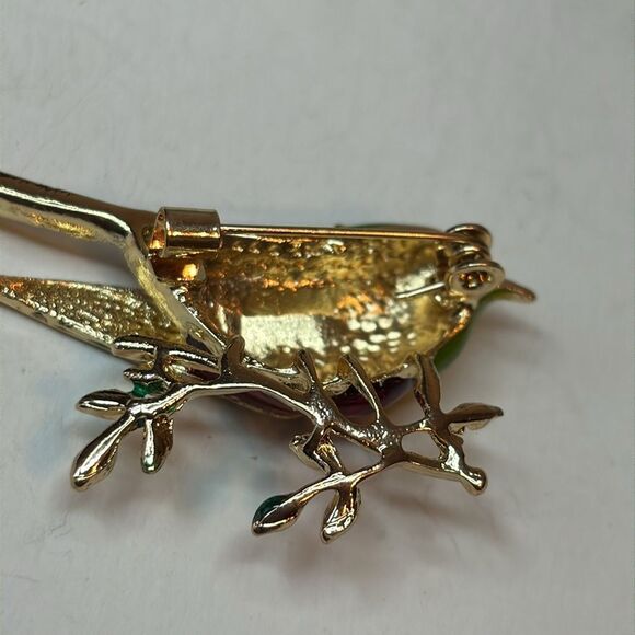 Colorful green and red enamel bird gold tone pin brooch statement jewelry - Picture 6 of 7
